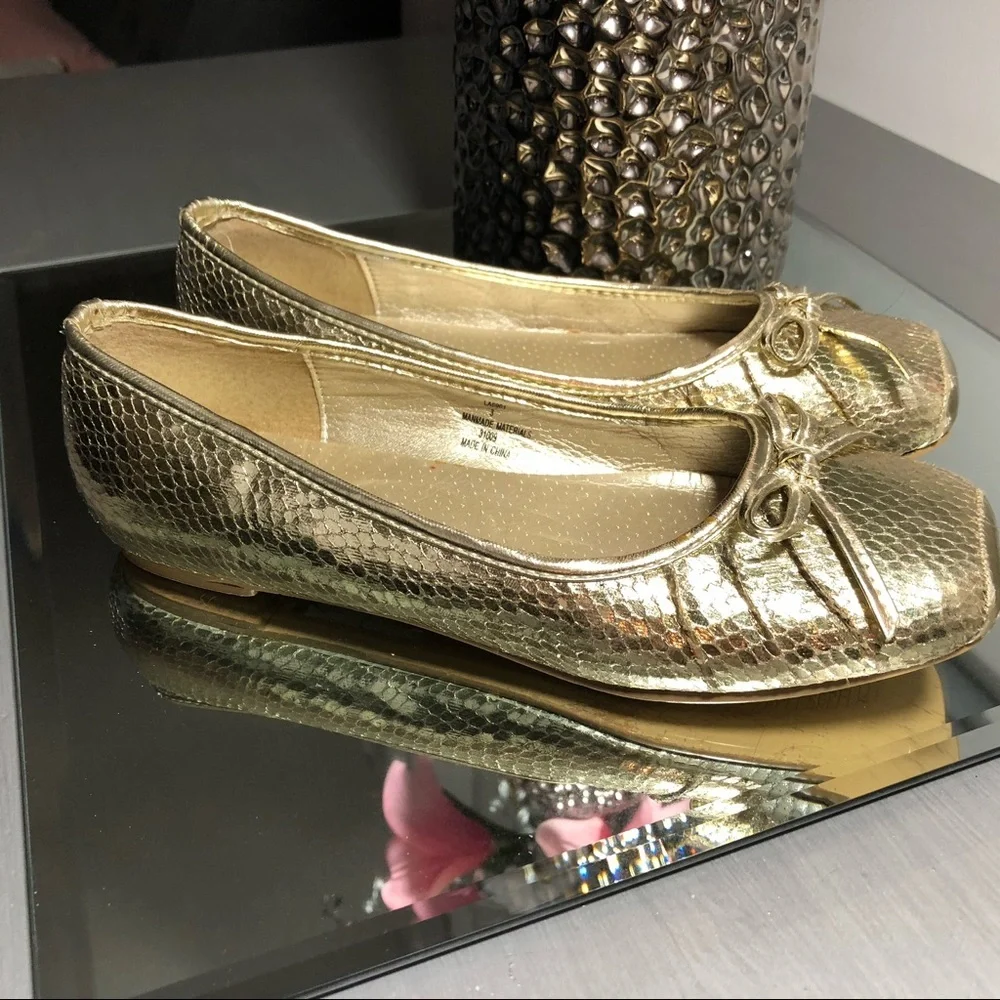 Laura Ashley Bow Girls' Ballet Flats.